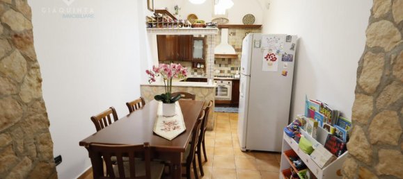 Casa de 4 habitaciónes en Palagonia, Italy No. 230991 9