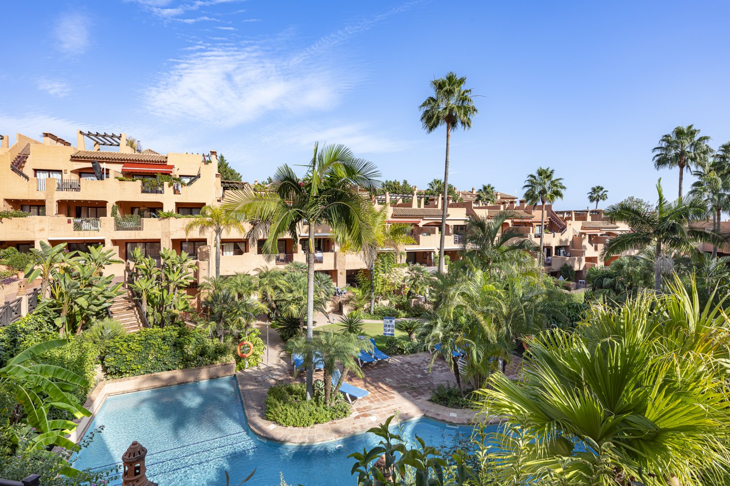 Квартира с 3 спальнями в Эстепона, Испания № 84561