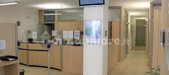 Propriété commerciale à Galbiate, Italy 337m² No. 311154 7