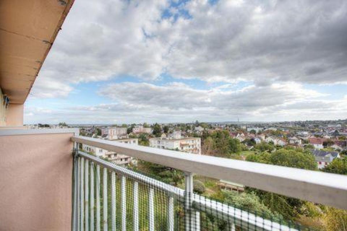 4 bedrooms Condo in Nevers, France No. 14957