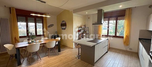 Villa de 6 dormitorios en Istrana, Italy No. 220995 14