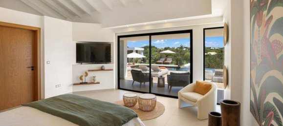 5 bedrooms Villa in Cannes, France No. 331808 3