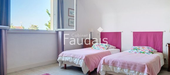 4 bedrooms House in Manche, France No. 357301 7