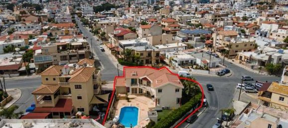 4 bedrooms Commercial property in Limassol, Cyprus No. 6934 2