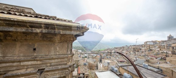 Apartamento de 5 dormitorios en Caltagirone, Italy No. 138567 27