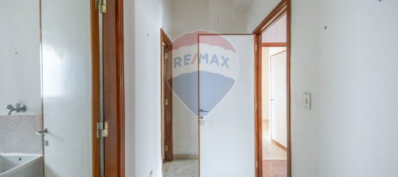Apartamento de 5 dormitorios en Caltagirone, Italy No. 138567 7
