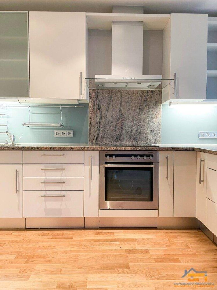 Квартира с 3 комнатами в Бригиттенау, Австрия № 242589