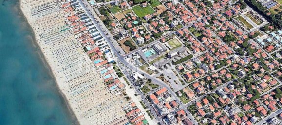 1 room Commercial property in Camaiore, Italy No. 211007 4