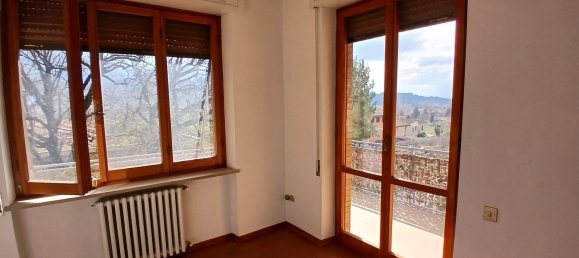 5 rooms Apartment in Foligno, Italy No. 255576 4