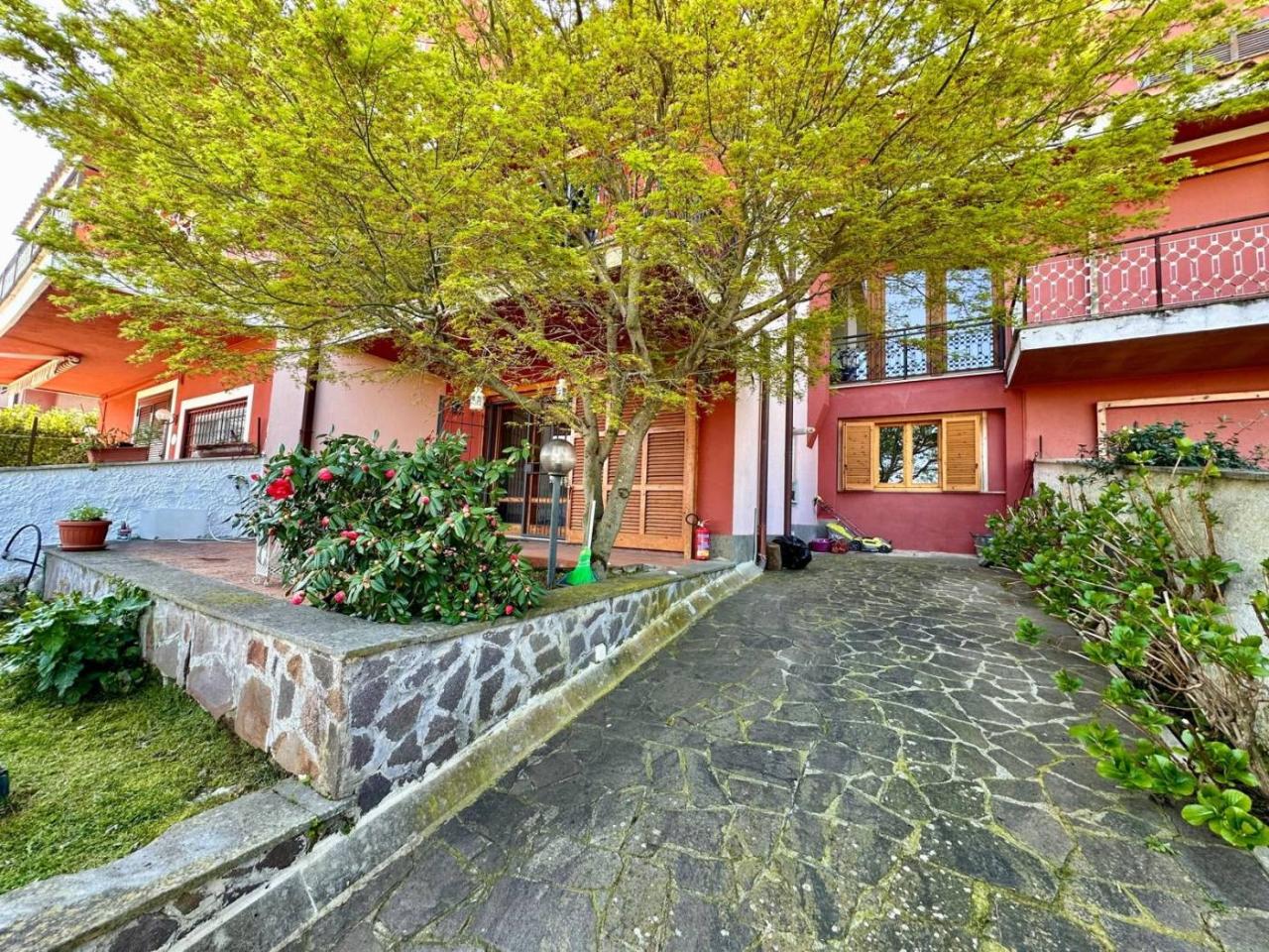 Квартира с 4 комнатами в Марино, Италия № 41028