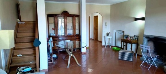 Квартира с 4 комнатами в Марино, Италия № 41028 9