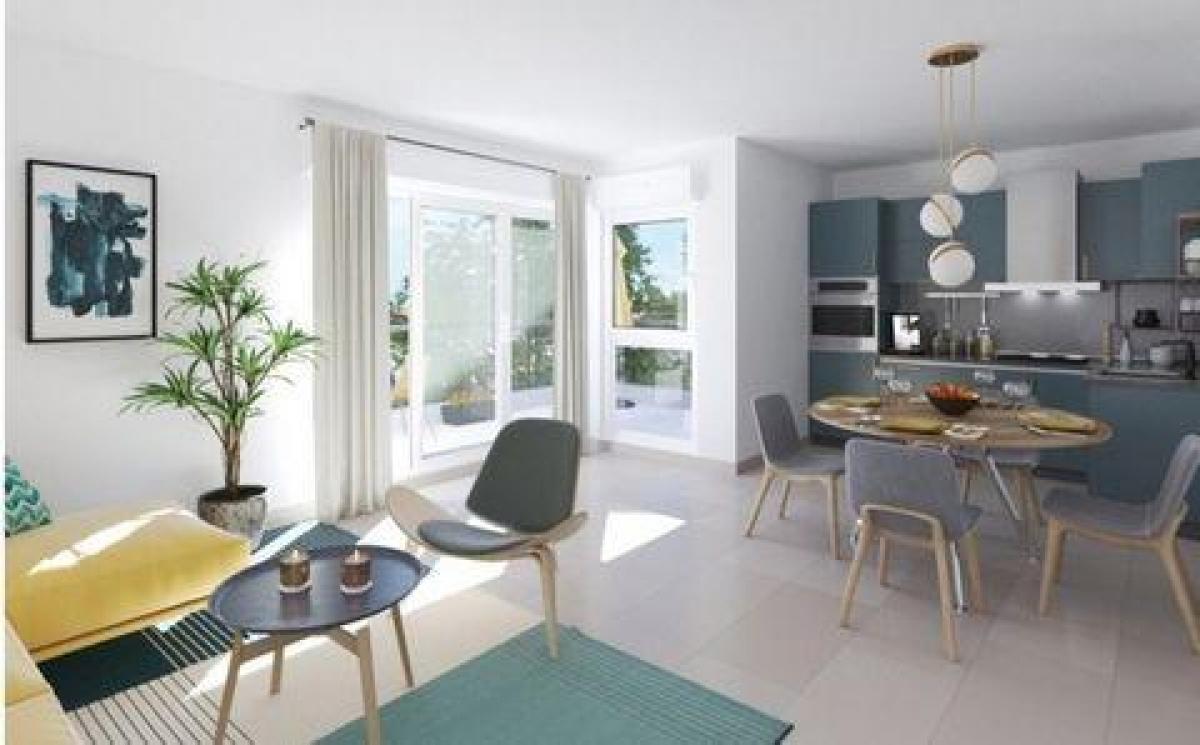 3 bedrooms Condo in Marseille, France No. 12542
