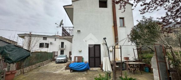 Casa de 4 divisões em Montesarchio, Italy N.º 230970 24