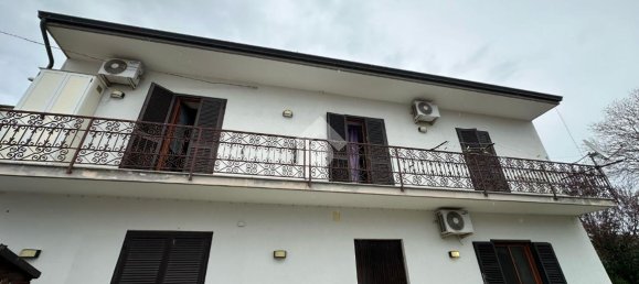 Casa de 4 divisões em Montesarchio, Italy N.º 230970 26
