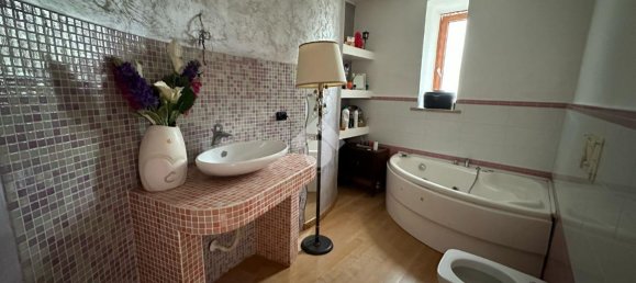 Casa de 4 divisões em Montesarchio, Italy N.º 230970 9