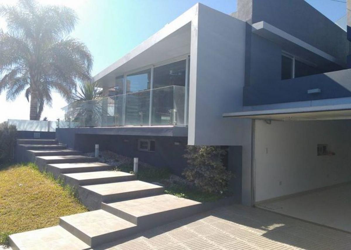 3 bedrooms House in Cordoba, Argentina No. 2052