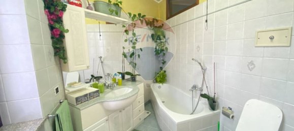 Apartamento de 3 habitaciónes en Castano Primo, Italy No. 164758 18