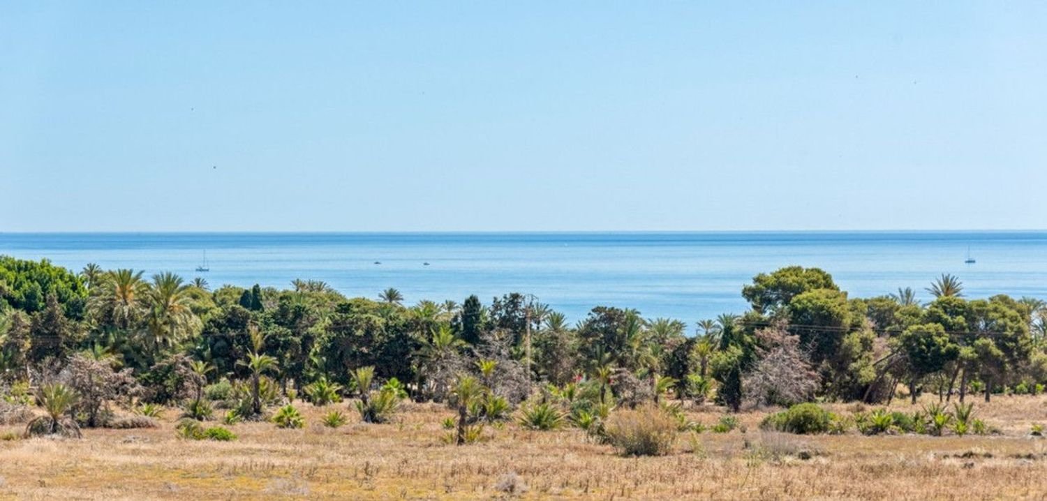 Apartamento de 2 dormitorios en Alicante, Spain No. 244941