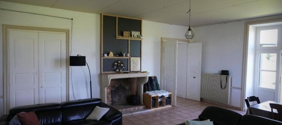 4 bedrooms House in Mizerieux, France No. 195628 17