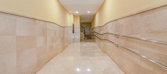 4 bedrooms Apartment in Granada, Spain No. 133606 26