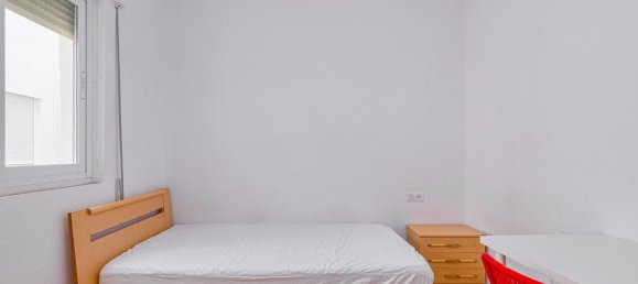 4 bedrooms Apartment in Granada, Spain No. 133606 14