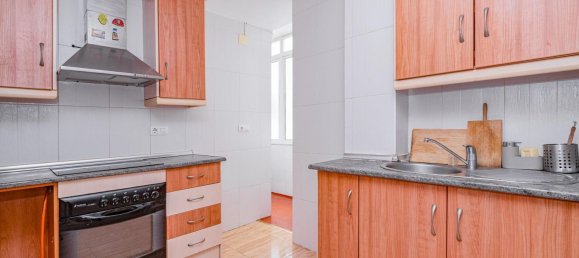 4 bedrooms Apartment in Granada, Spain No. 133606 3