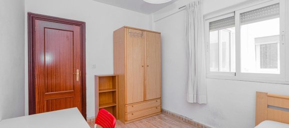 4 bedrooms Apartment in Granada, Spain No. 133606 13
