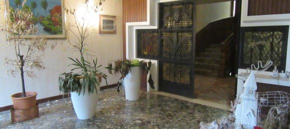 6 rooms Villa in Padua, Italy No. 31976 2