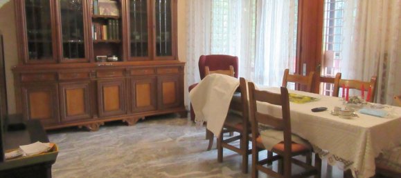 6 rooms Villa in Padua, Italy No. 31976 3