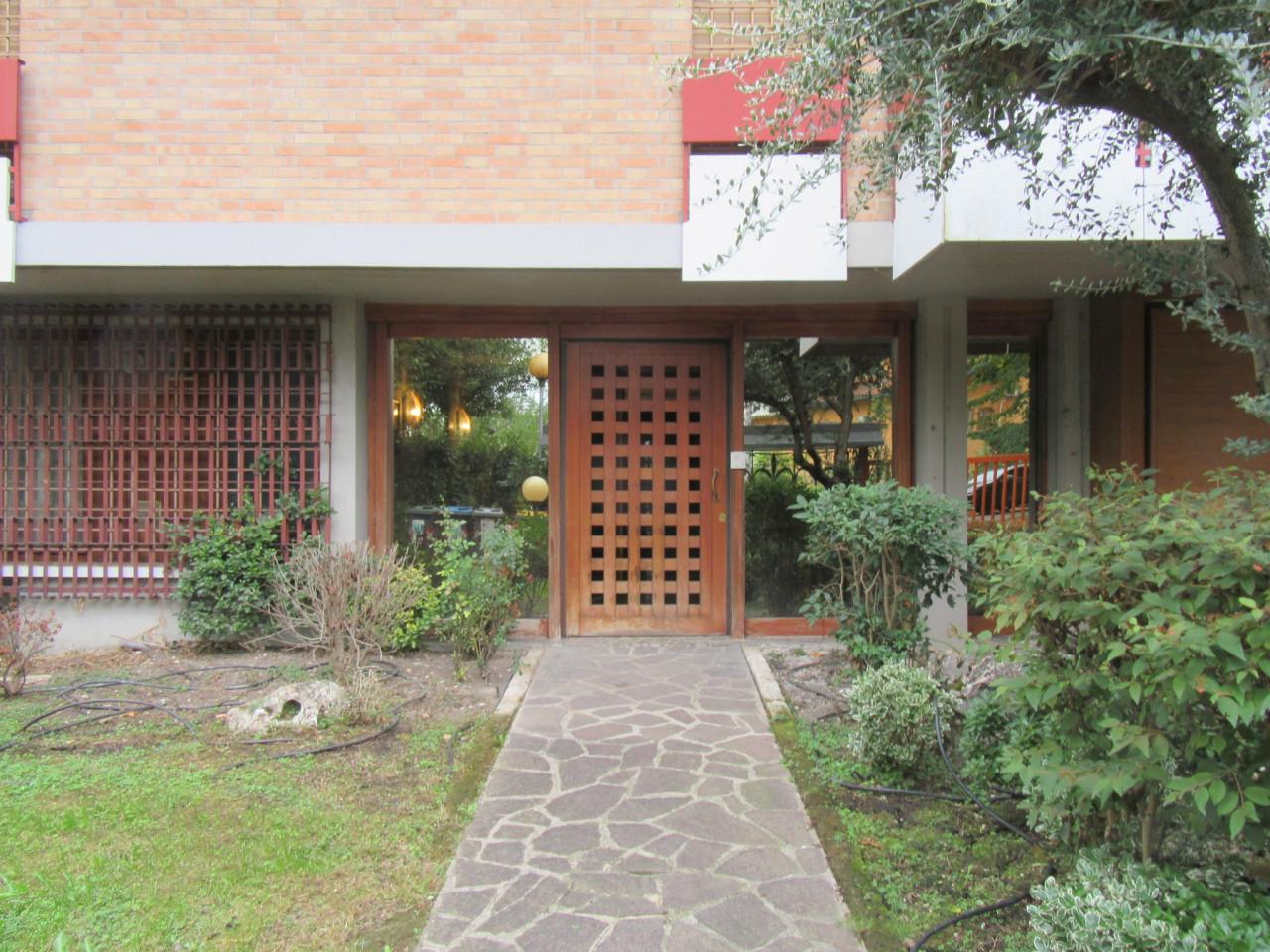 6 rooms Villa in Padua, Italy No. 31976