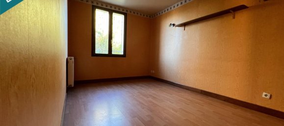 4 bedrooms Townhouse in Roussy-le-Village, France No. 51861 7