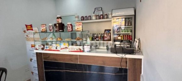 Propiedad comercial de 2 habitaciónes en Trentola Ducenta, Italy No. 167406 3