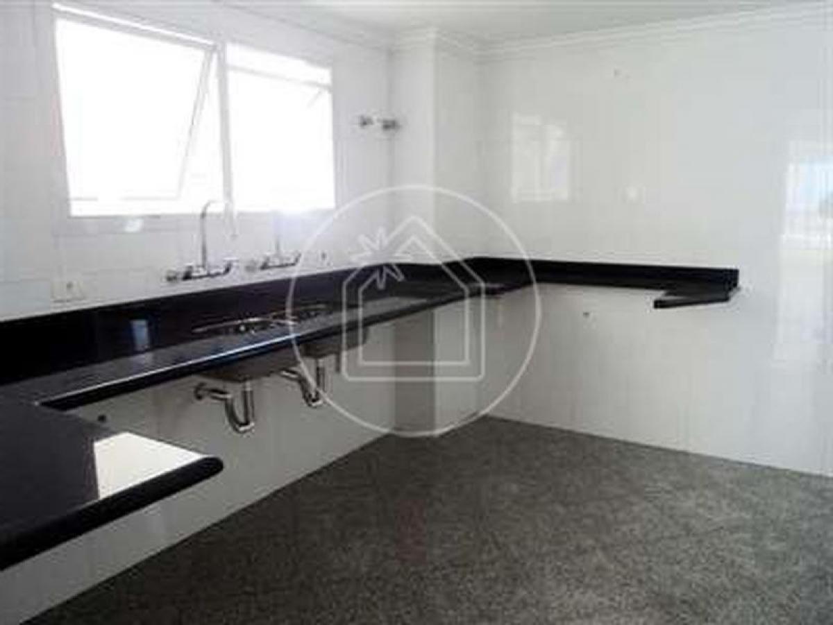 Дом с 4 спальнями в Сан-Паулу, Бразилия № 553471