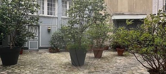 1 bedroom Apartment in Paris, France No. 352122 2