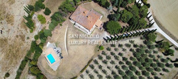 4 bedrooms House in Asciano, Italy No. 196297 13