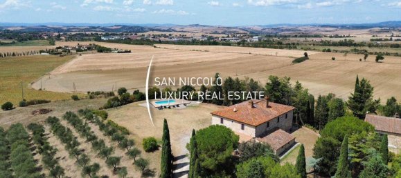 4 bedrooms House in Asciano, Italy No. 196297 6