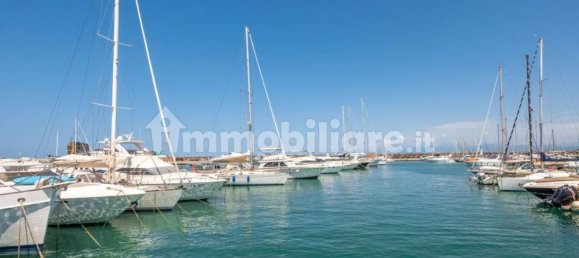 1 bedroom Garage in Pisa, Italy No. 67284 6