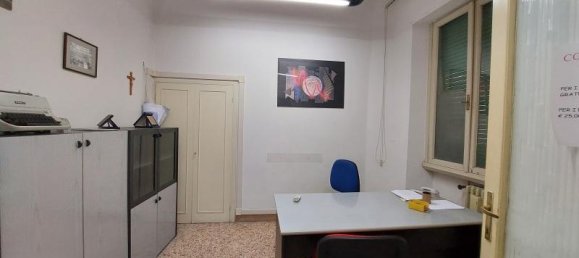5-salle Appartement à Arezzo, Italy No. 233169 3