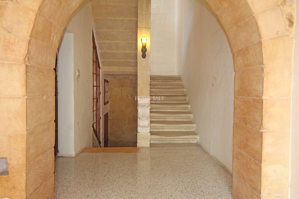 Adosado de 5 dormitorios en Mdina, Malta No. 11040