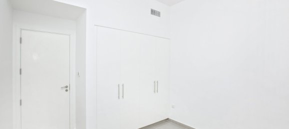 3 bedrooms Apartment in Town Square, UAE No. 111048 2