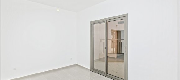 3 bedrooms Apartment in Town Square, UAE No. 111048 4