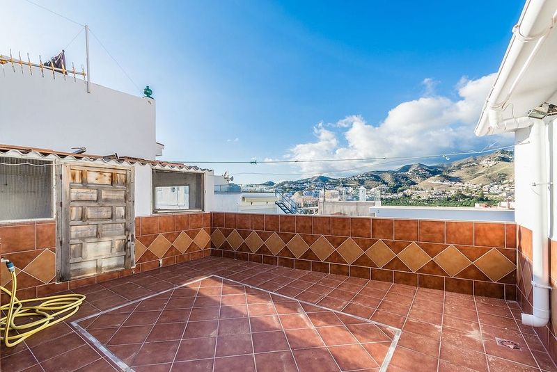 Villa de 4 dormitorios en Almuñécar, Spain No. 220751