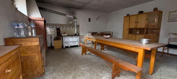 8 غرف نوم شقة في Gubbio, Italy رقم 358125 24