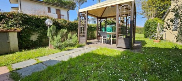 5 rooms House in Forte dei Marmi, Italy No. 194149 2