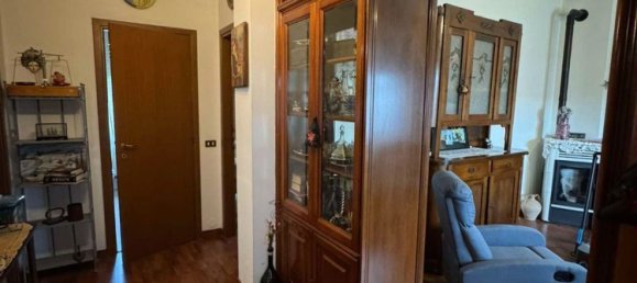 3 bedrooms House in Torre Beretti e Castellaro, Italy No. 365301 4