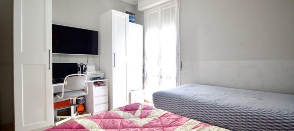 Квартира с 3 комнатами в Реджо Эмилия, Италия № 2410 22