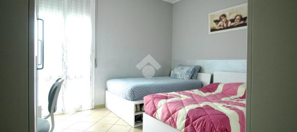 Квартира с 3 комнатами в Реджо Эмилия, Италия № 2410 21