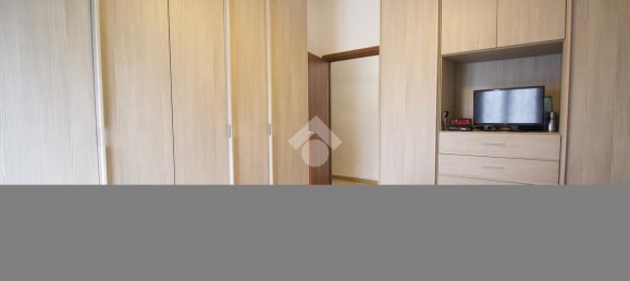 Квартира с 3 комнатами в Реджо Эмилия, Италия № 2410 15