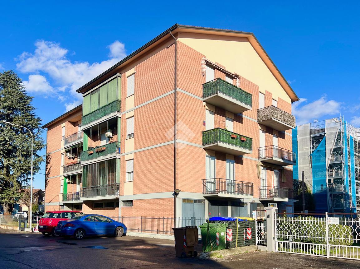 Квартира с 3 комнатами в Реджо Эмилия, Италия № 2410