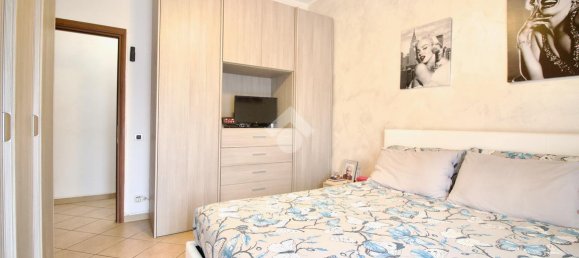 Квартира с 3 комнатами в Реджо Эмилия, Италия № 2410 14